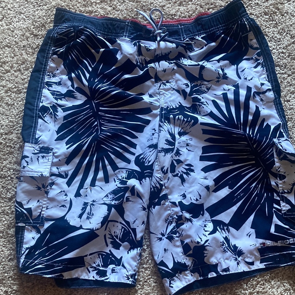 Tommy Hilfiger size L Boardshorts